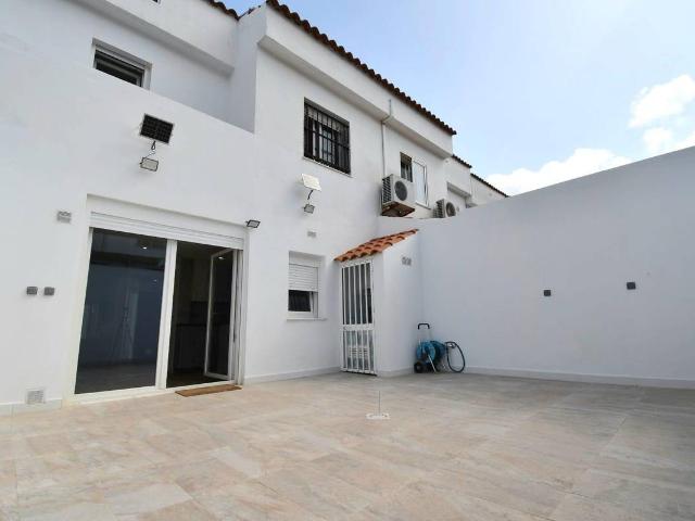 Casa adosada en Venta en El Rocío La Milagrosa