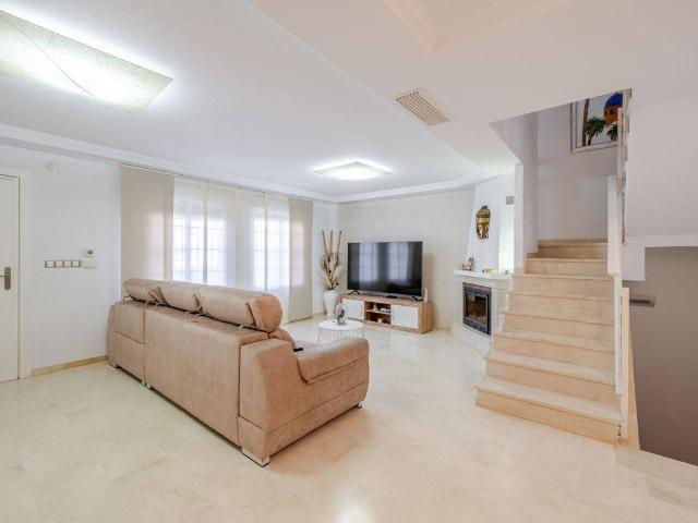 Casa adosada en Venta en El Travaló Martínez Valero