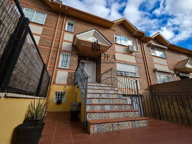 Casa adosada en Venta en El Vallejo