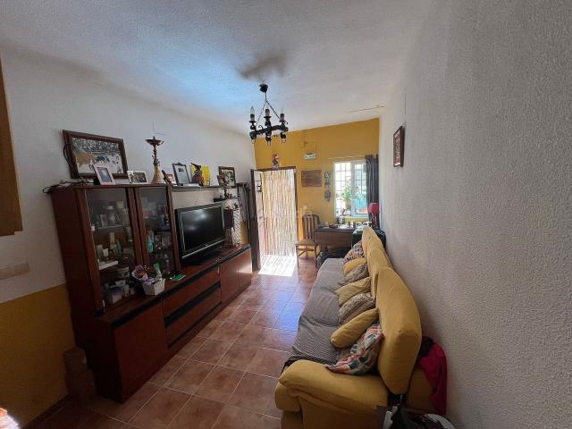 Casa adosada en venta en Elche de la Sierra. Casas adosadas Elche de la.