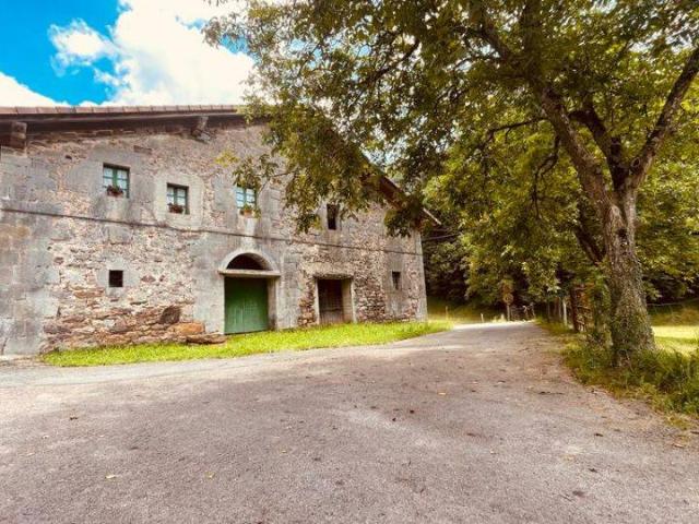 Casa adosada en Venta en Elduain