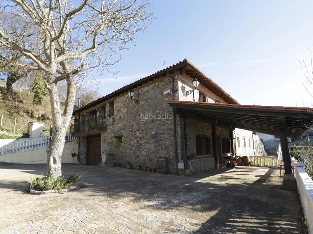 Casa adosada en venta en Elgoibar. Espectacular caserío adosado en Elgoibar. Impecable. Casas adosadas.
