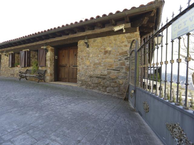 Casa adosada en venta en Elgoibar. Espectacular caserío adosado en Elgoibar. Impecable. Casas adosadas.