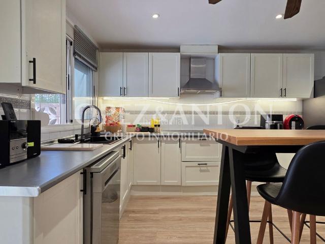 Casa adosada en venta en Eliana l´, Pueblo. Casas adosadas Eliana.