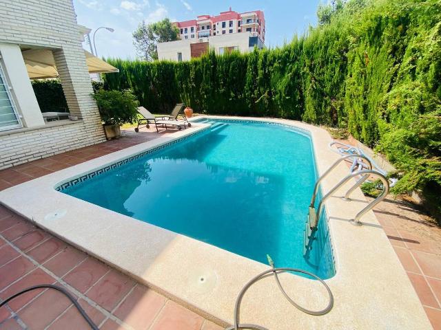 Casa adosada en Venta en Els Terrers