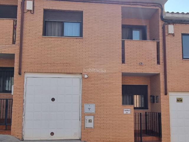 Casa adosada en venta en Épila. Venta adosado. Casas adosadas.