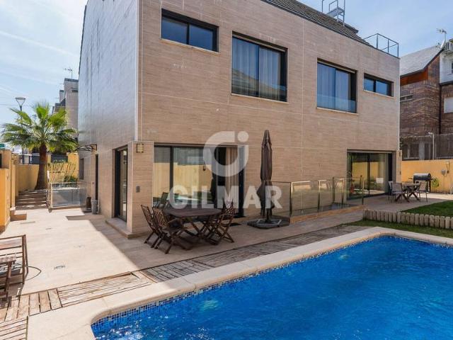 Casa adosada en Venta en Estación