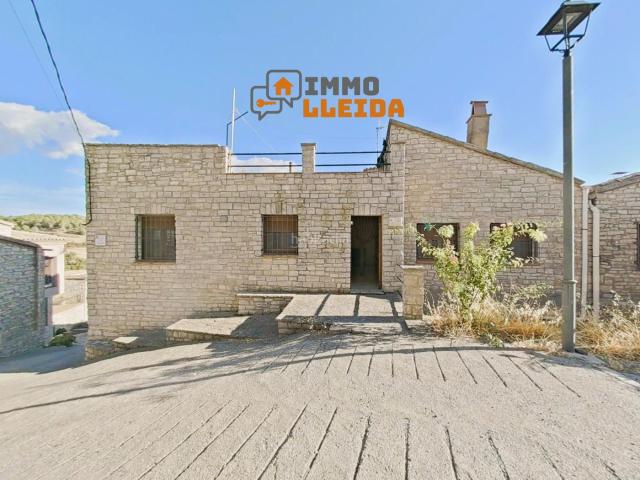 Casa adosada en venta en Estaràs. OPORTUNIDAD Casa de piedra con aerotermia en Estaràs. Casas adosadas.