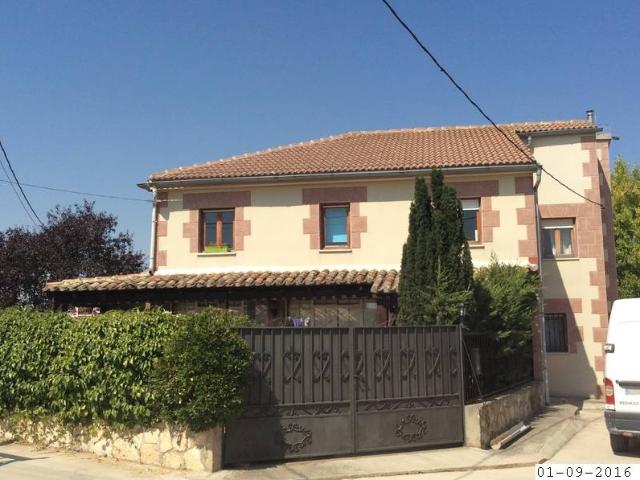 Casa adosada en Venta en Estépar