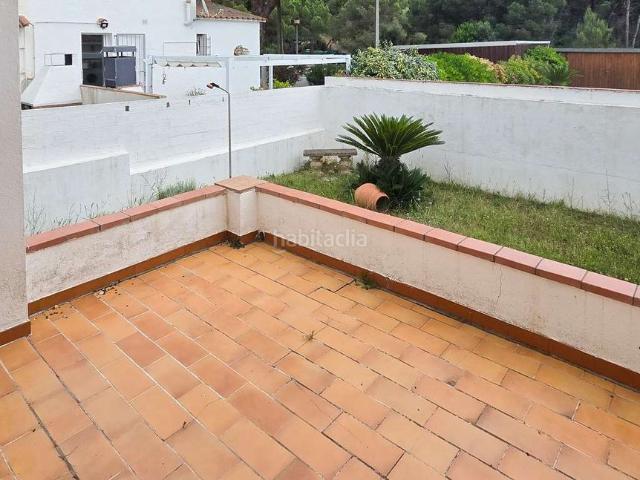 Casa adosada en venta en Escala L´, Montgó Costa Brava. Casa entre mar y montaña, lista para entrar, situada a unos 1000m de la playa de Montgó. Casas adosadas Escala.