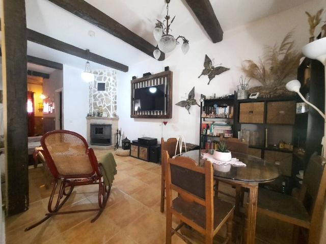 Casa adosada en Venta en Escalona