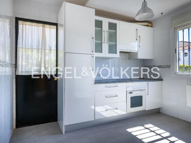 Casa adosada en venta en Espartinas, Espartinas Pueblo. El encanto de vivir en Espartinas. Casas adosadas.