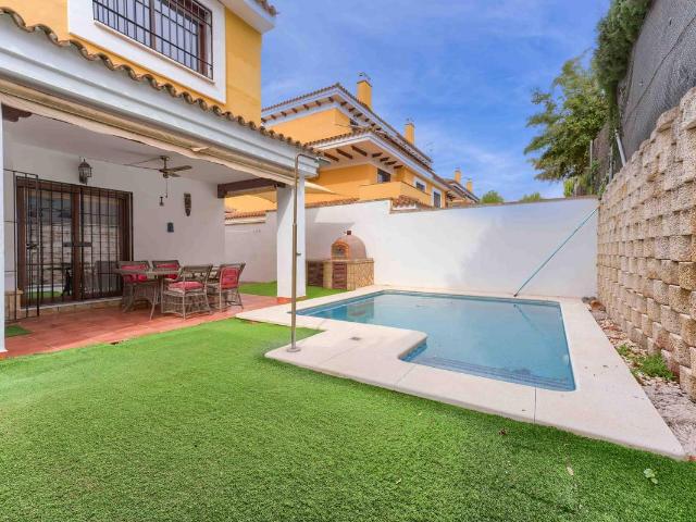 Casa adosada en Venta en Espartinas Pueblo