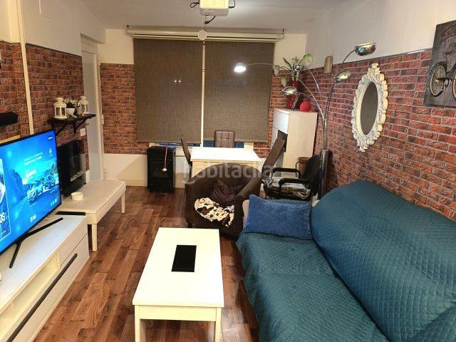 Casa adosada en venta en Esparreguera, Mas d´en Gall. CASA ADOSADA DE 2 HABITACIONES CON PATIOS Y ENTRADA PARA COCHE. Casas adosadas.