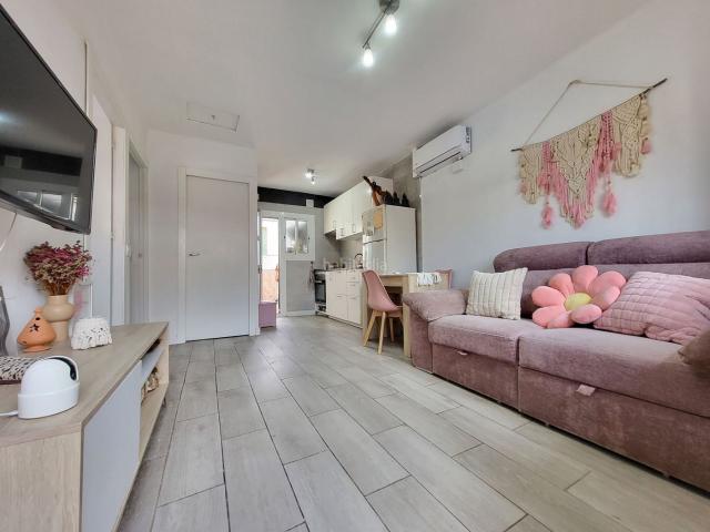 Casa adosada en venta en Esparreguera, Mas d´en Gall. OPORTUNIDAD CASA REFORMADA DE UNA PLANTA ADOSADA EN MAS DEN GALL. Casas adosadas.