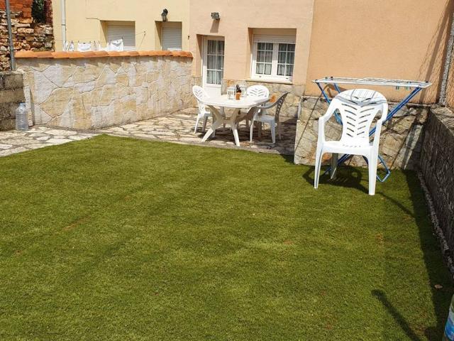 Casa adosada en Venta en Espejón