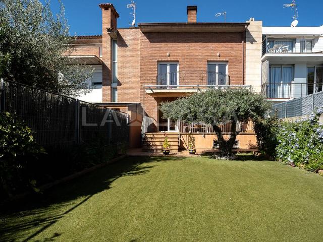 Casa adosada en Venta en Font Verda