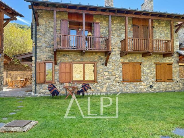 Casa adosada en Venta en Fontanals de Cerdanya
