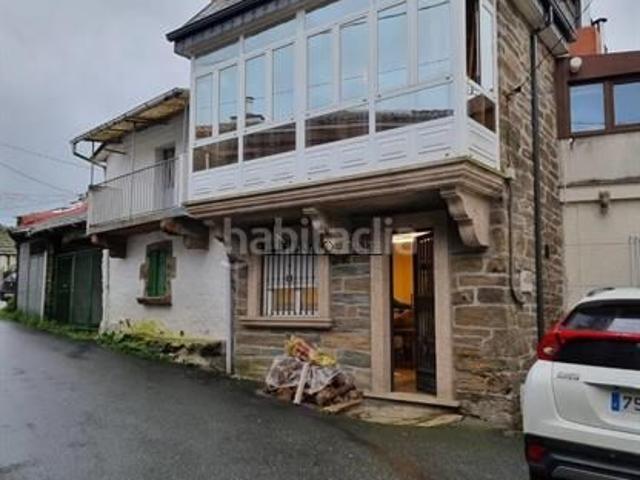 Casa adosada en venta en Forcarei. Se vende casa en Soutelo de Montes lista para entrar a vivir. La casa tiene una superficie de 111 m2 de construcción. Se vende tot. Casas adosadas.