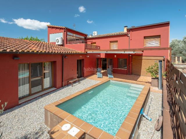 Casa adosada en venta en Forallac. Casa de pueblo con licencia turística en Fonteta Baix Empordà. Casas adosadas.