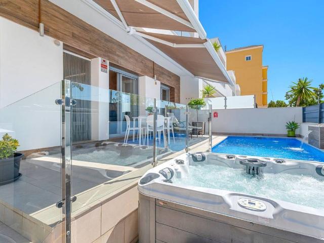 Casa adosada en Venta en Formentera del Segura