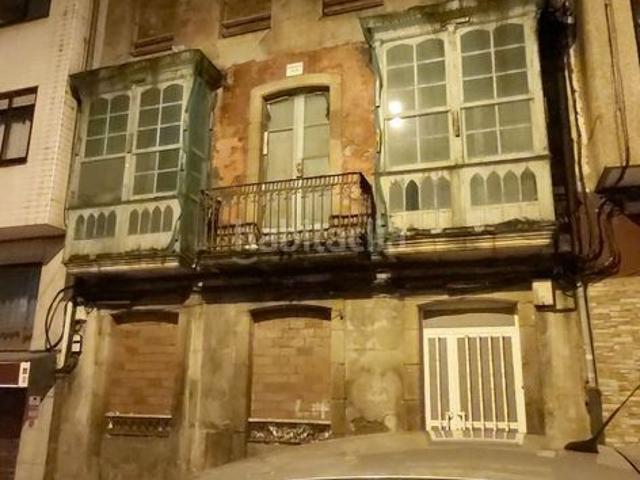 Casa adosada en venta en Ferrol, Centro. Venta de suelo urbano para casa adosada. Casas adosadas.