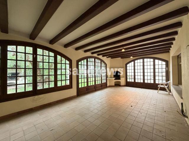 Casa adosada en venta en Figueres, Poble Nou Olivar Gran. Casa con jardín en venta en el centro de Figueres con garaje y 9 habitaciones. Casas adosadas.