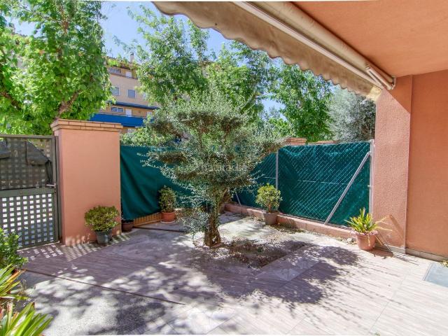 Casa adosada en venta en Figueres, Poble Nou Olivar Gran. Casa de 4 habitaciones muy cerca de la estación del AVE. Casas adosadas.