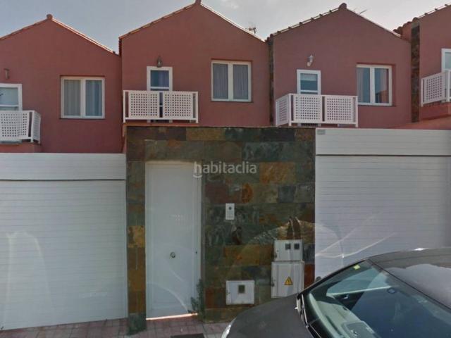 Casa adosada en venta en Firgas. VIVIENDA OCUPADA ILEGALMENTE. Casas adosadas.