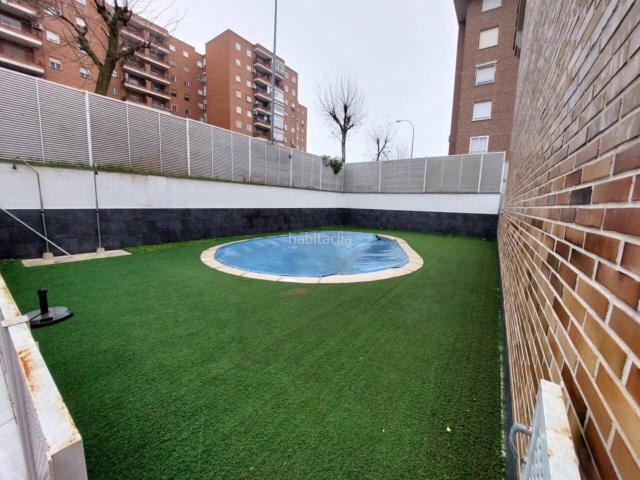 Casa adosada en venta en Fuenlabrada, La Serna. MAGNIFICO CHALET EN VENTA CON PISCINA COMUNITARIA EN LA ZONA DEL PARQUE DE LA PAZ!. Casas adosadas.