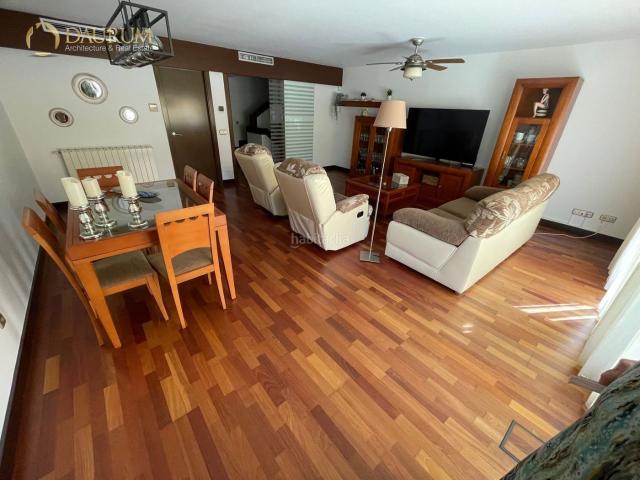 Casa adosada en venta en Fuenlabrada, Universidad Hospital. MARAVILLOSO CHALET ADOSADO DE 3 HABITACIONES EN FUENLABRADA. Casas adosadas.