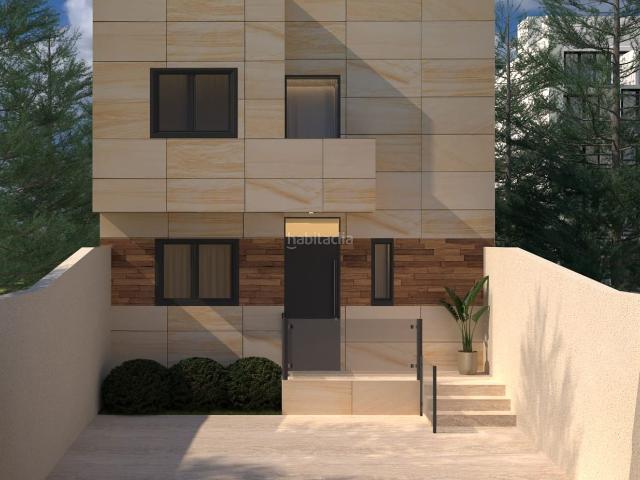 Casa adosada en venta en Fuenlabrada, Universidad Hospital. VIVIENDA ADOSADA FUENLABRADA 2 PLANTAS 140 M2 VPPL. Casas adosadas.