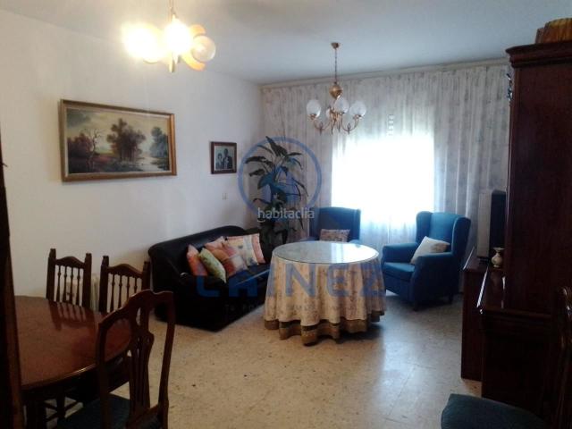 Casa adosada en venta en Fuente Obejuna. Gran casa adosada a la venta en Los Panchez Fuente Obejuna, Provincia de Córdoba, con una superficie de con 140 m2 y 156 m2 con. Casas adosadas Fuente.