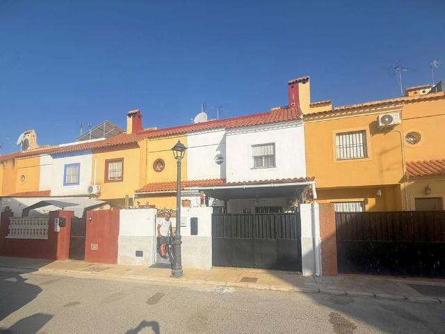 Casa adosada en Venta en Fuente de Piedra