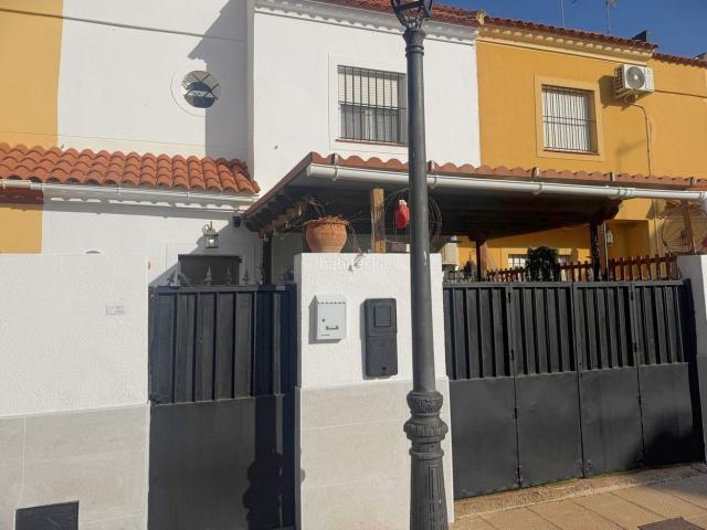 Casa adosada en venta en Fuente de Piedra. Casas adosadas Fuente de.