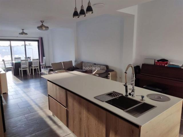 Casa adosada en venta en Fuente Palmera. Fuente Palmera Calle Pozo. Casas adosadas Fuente.