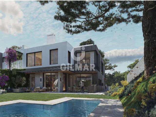 Casa adosada en Venta en Fuentelarreina