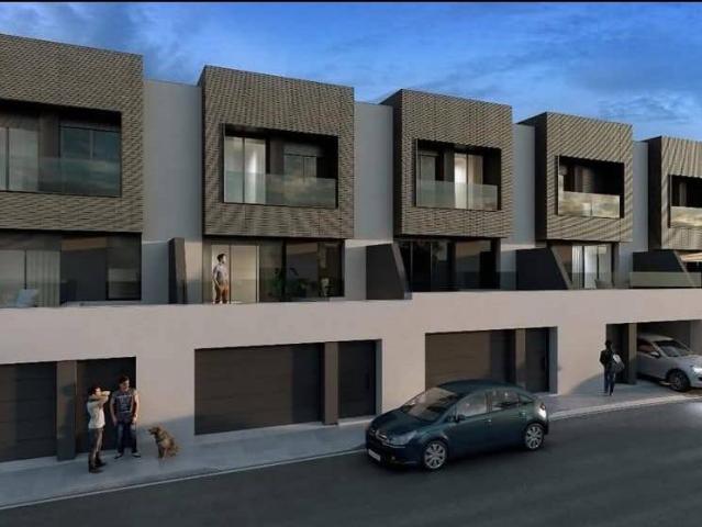 Casa adosada en Venta en Fuentemora