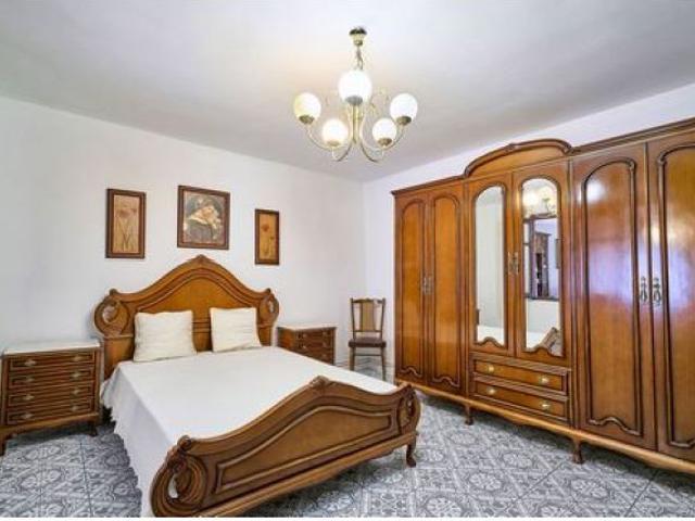 casa adosada en Venta en Fuentesauco. QTOT T390