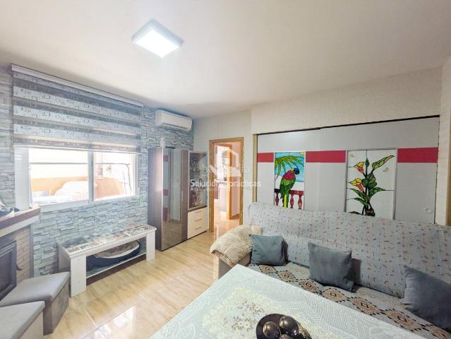 Casa adosada en venta en Fuerte del Rey. Casa Adosada en venta en Fuerte Del Rey, 4 dormitorios. Casas adosadas Fuerte del.