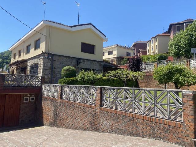 Casa adosada en Venta en Kalero Basozelai