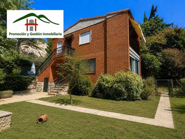 Casa adosada en Venta en Hoyo de Manzanares