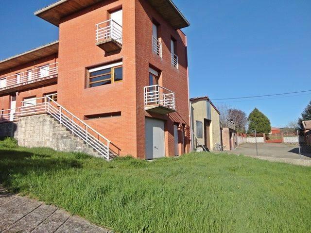 Casa adosada en Venta en Hontoria del Pinar
