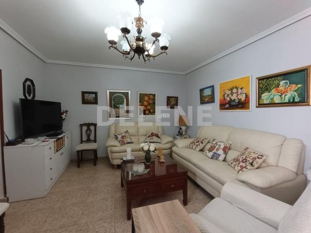 Casa adosada en venta en Hellín. 3021 CASA CON PATIO EN AGRAMON. Casas adosadas.