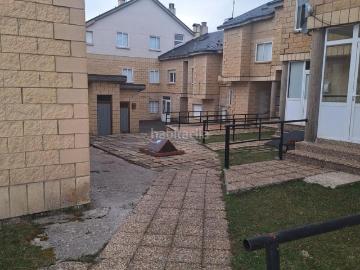 Casa adosada en venta en Hermandad de Campoo de Suso. Oportunidad casa con jardín privado cerca de pistas de esquí. Casas adosadas Hermandad de Campoo de.