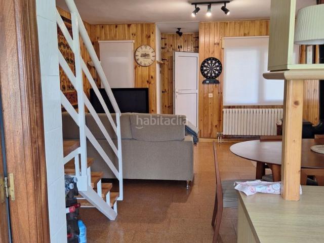 Casa adosada en venta en Hermandad de Campoo de Suso. Oportunidad casa con jardín privado cerca de pistas de esquí. Casas adosadas Hermandad de Campoo de.
