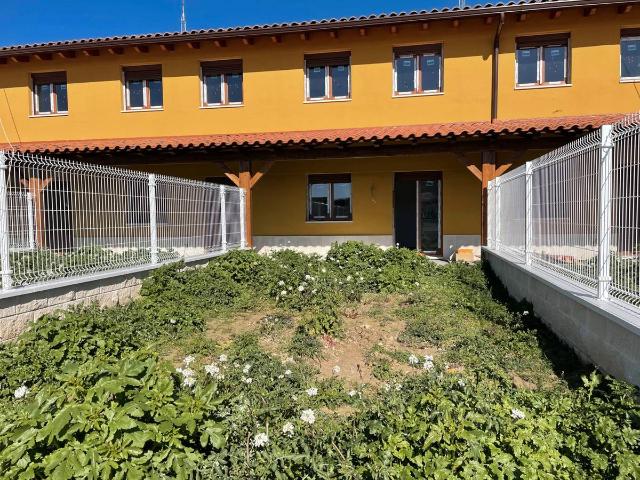 Casa adosada en Venta en Herramélluri