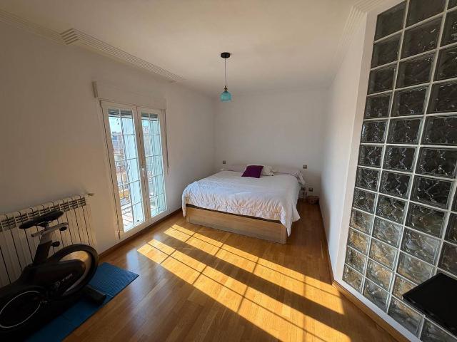 Casa adosada en Venta en Hervencias