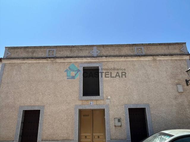 Casa adosada en Venta en Higuera de Vargas