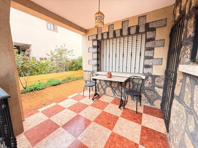 Casa adosada en venta en Higuera de las Dueñas. Chalet Adosado en Higuera de las Dueñas, Ávila. Casas adosadas Higuera de las.